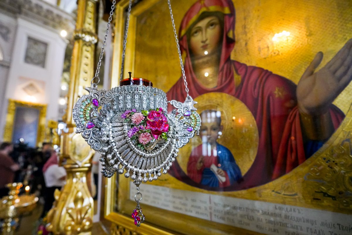 Религиовед Фоминых объяснила, как молиться иконе Божией Матери «Знамение»